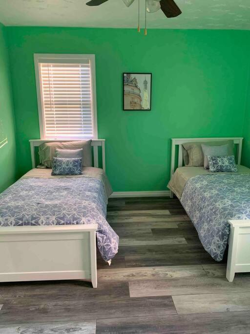Remodeled House Minutes To Falls Attractions Villa Niagarafallen Exteriör bild