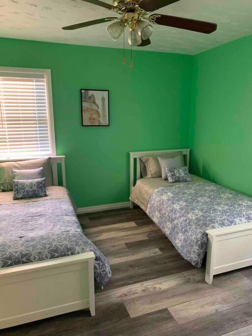 Remodeled House Minutes To Falls Attractions Villa Niagarafallen Exteriör bild